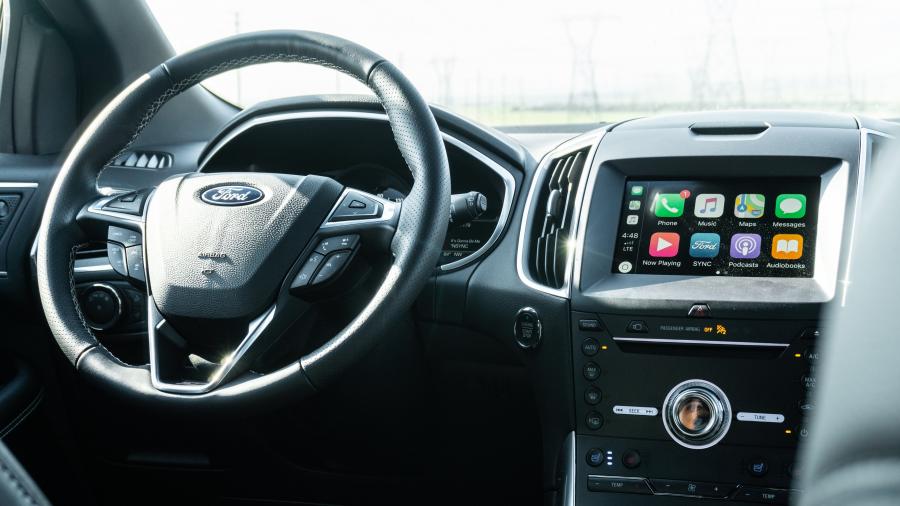 Детали интерьера Ford Edge ST 2018 года  (NA) (фото 27 из 40)